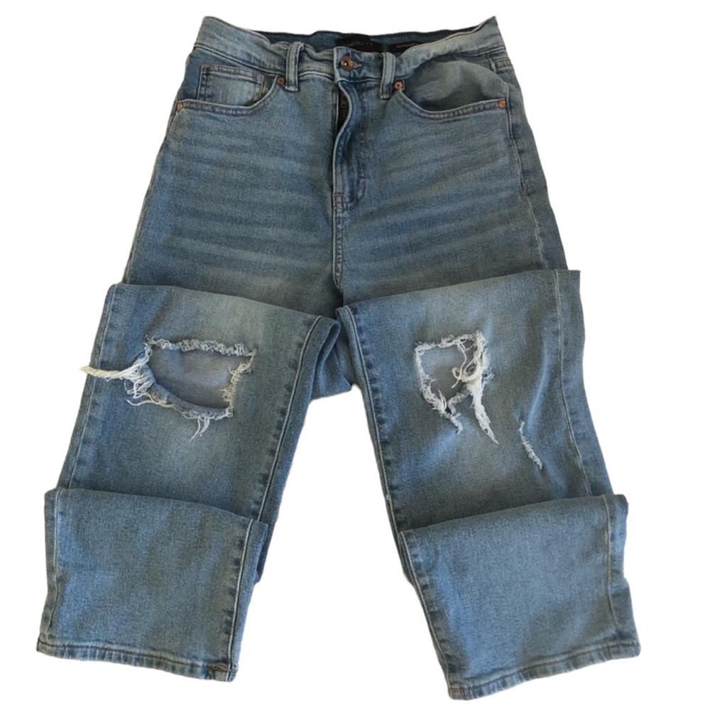 Kendall + Kylie, distressed jean